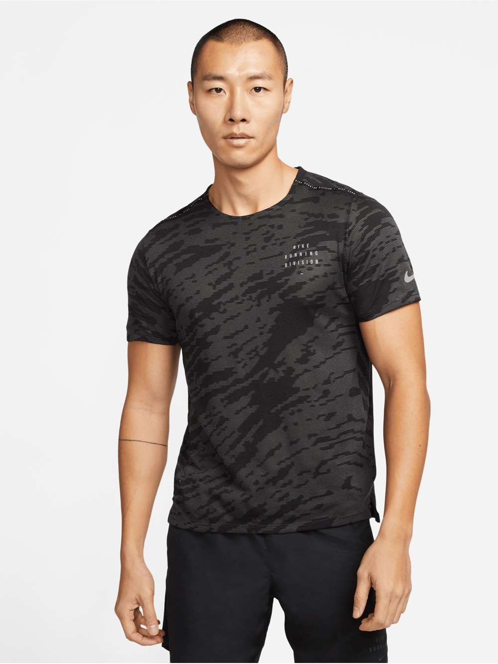 Nike Men’s Black Gray Camo Running shirt